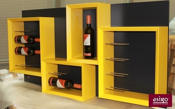 Esigo 5 wall-mounted wine rack